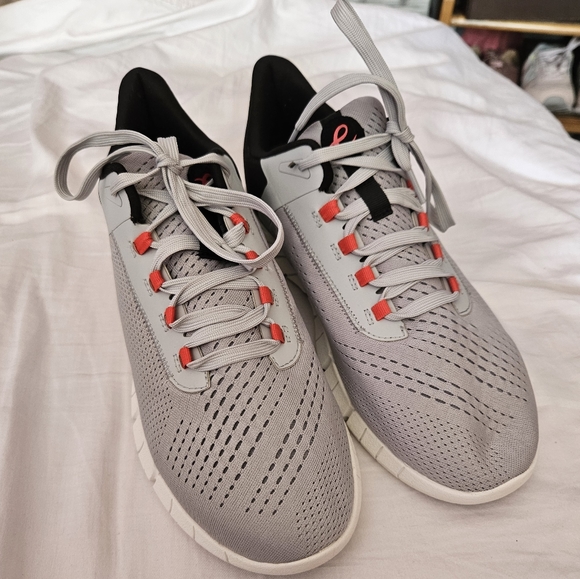 New without box Easy Spirit Triple the Comfort Athletic Shoes - Picture 2 of 6